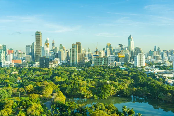 Schöne Landschaft Des Stadtbildes Mit Stadtgebäude Rund Den Lumpini Park — Stockfoto