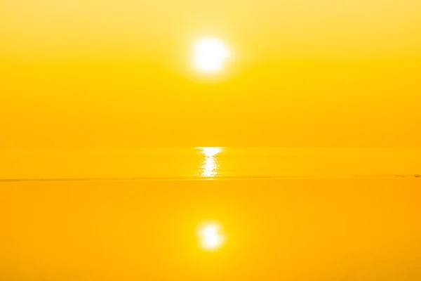 Piscina Exterior Com Mar Oceano Praia Pôr Sol Nascer Sol — Fotografia de Stock