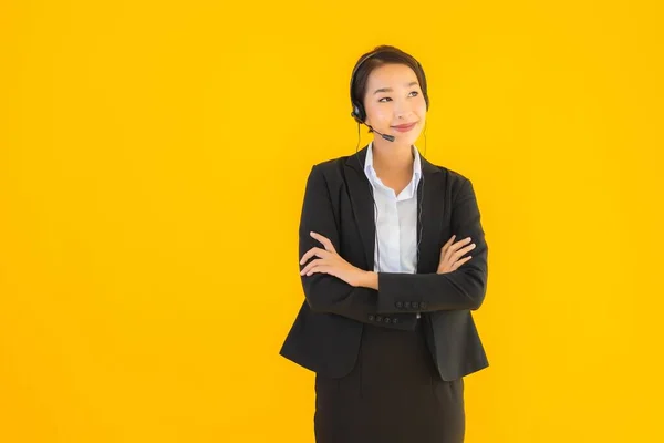 Portré Gyönyörű Fiatal Üzleti Ázsiai Fejhallgató Vagy Headset Call Center — Stock Fotó