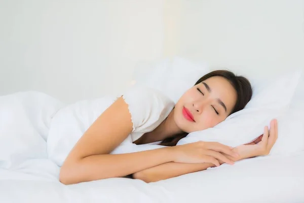 Portrait Beautiful Young Asian Woman Relax Happy Smile Bed White — Stock Photo, Image