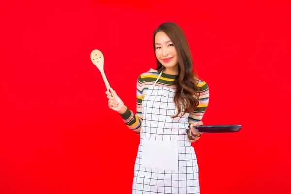 Portret Mooie Jonge Aziatische Vrouw Met Pan Klaar Koken Rode — Stockfoto
