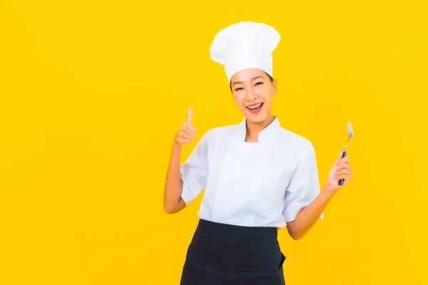Ritratto Bella Giovane Donna Asiatica Indossare Chef Cucinare Uniforme Con — Foto Stock