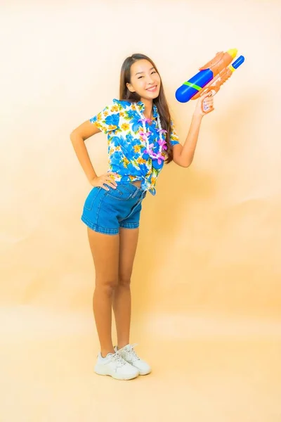 Ritratto Bella Giovane Donna Asiatica Indossare Camicia Colorata Festival Songkran — Foto Stock