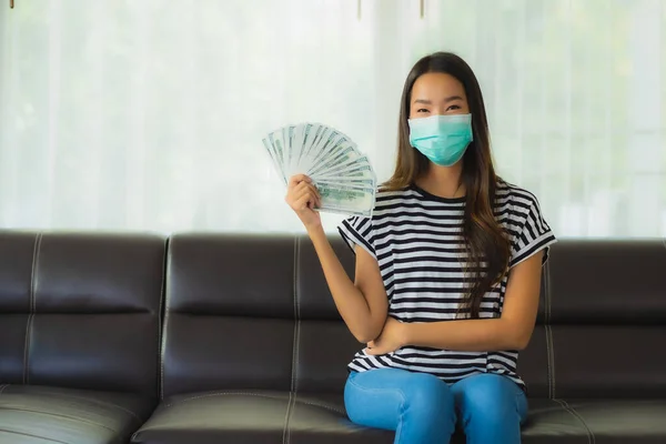 Portrait Beautiful Young Asian Woman Mask Sofa Show Money Cash — Stock Photo, Image