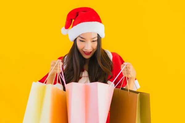 Ritratto Bella Giovane Donna Asiatica Indossare Abiti Natale Cappello Con — Foto Stock