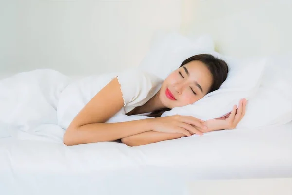 Retrato Bonito Jovem Asiático Mulher Relaxar Feliz Sorriso Cama Com — Fotografia de Stock