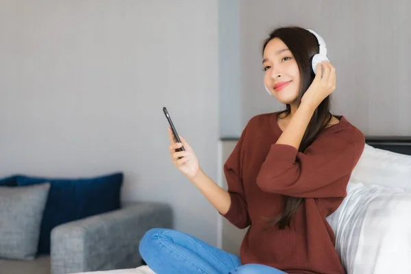 Portrait Beautiful Young Asian Woman Use Smart Mobile Phone Headphone — Stock Photo, Image