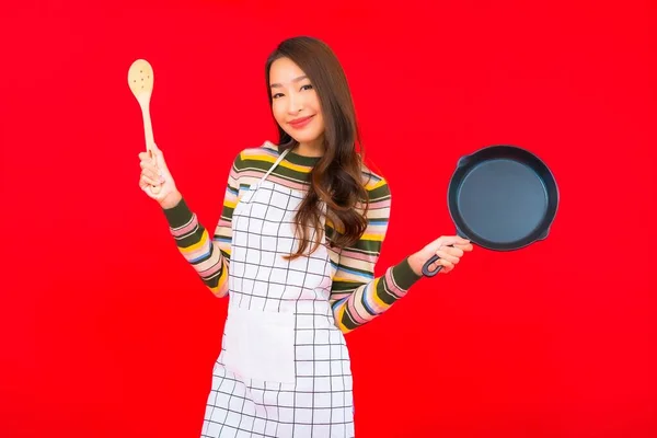 Portret Mooie Jonge Aziatische Vrouw Met Pan Klaar Koken Rode — Stockfoto