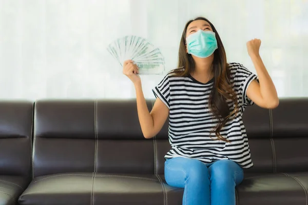 Portrait Beautiful Young Asian Woman Mask Sofa Show Money Cash — Stock Photo, Image