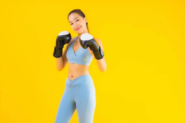 Ritratto Bella Giovane Donna Asiatica Indossare Abbigliamento Sportivo Con Boxe — Foto Stock