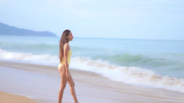 Séquences Femme Asiatique Sur Bord Mer Pendant Les Vacances Été — Video