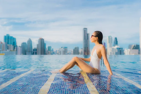 Retrato Bonito Jovem Asiático Mulher Relaxar Feliz Sorriso Lazer Redor — Fotografia de Stock