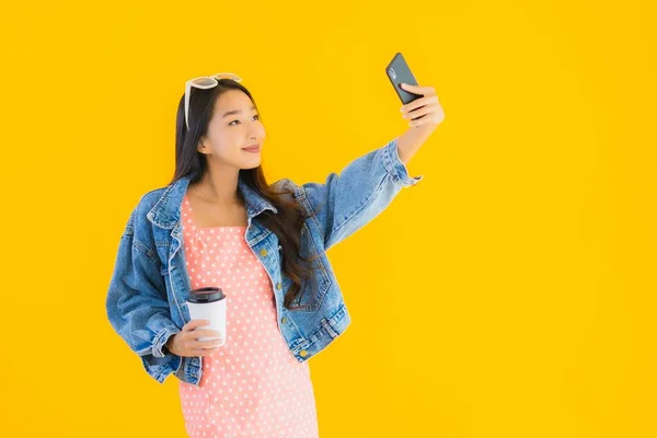 Portrait Beautiful Young Asian Woman Coffee Cup Smart Mobile Phone — Stock Photo, Image