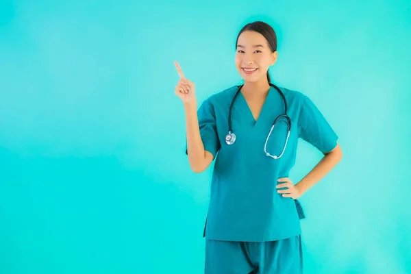 Ritratto Bella Giovane Medico Asiatico Donna Felice Sorriso Lavoro Ospedale — Foto Stock