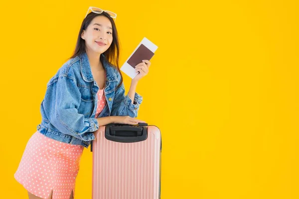 Retrato Bela Jovem Mulher Asiática Com Bagagem Saco Viagem Com — Fotografia de Stock