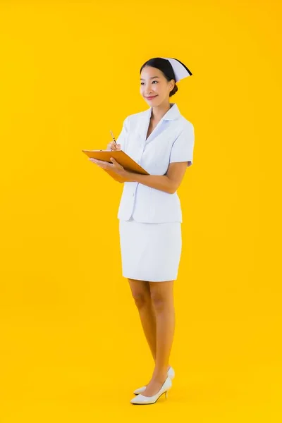 Retrato Bonito Jovem Asiático Mulher Tailandês Enfermeira Mostrar Vazio Branco — Fotografia de Stock