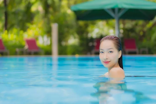 Retrato Bonito Jovem Asiático Mulher Desfrutar Relaxar Sorriso Lazer Redor — Fotografia de Stock