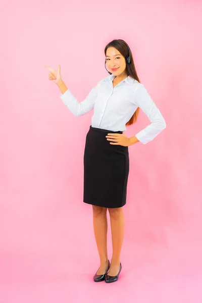 Portrait Belle Jeune Femme Asiatique Avec Casque Pour Centre Appels — Photo