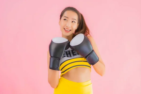 Retrato Hermosa Joven Asiática Mujer Animadora Con Boxeo Acción Sobre —  Fotos de Stock
