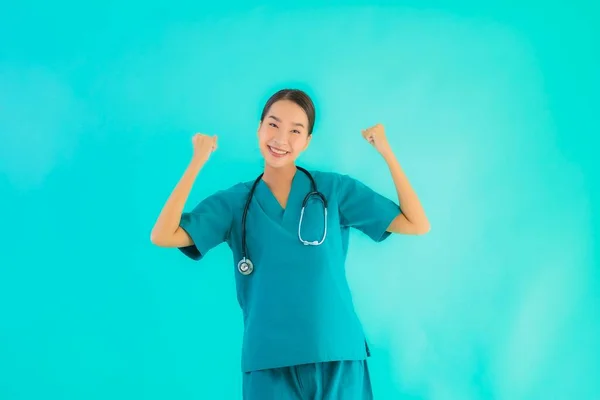 Güzel Genç Asyalı Doktor Kadının Portresi Hastane Klinikte Çalışmak Için — Stok fotoğraf