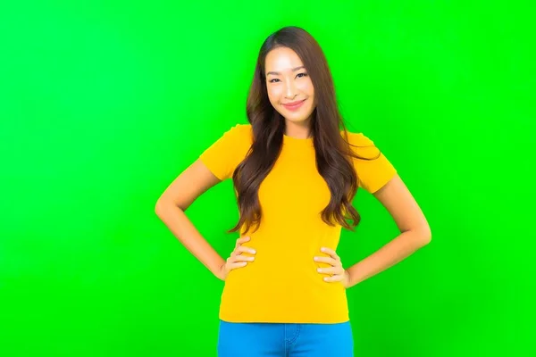 Retrato Bonito Jovem Asiático Mulher Sorriso Com Ação Verde Isolado — Fotografia de Stock