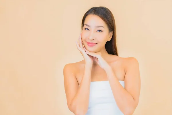 Porträtt Vacker Ung Asiatisk Kvinna Med Skönhet Spa Kosmetisk Makeup — Stockfoto