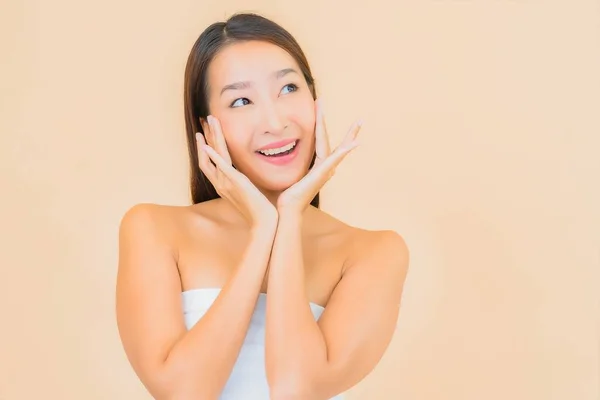 Portrét Krásná Mladá Asijská Žena Krásou Lázeňské Kosmetické Make Koncept — Stock fotografie