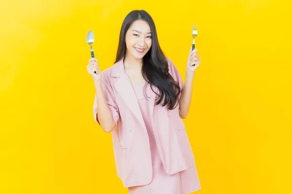 Portret Mooie Jonge Aziatische Vrouw Glimlach Met Lepel Vork Kleur — Stockfoto