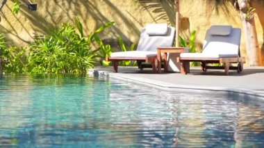 tatil beldesinde yüzme havuzu doğal görüntüleri