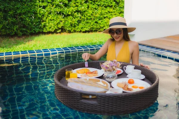 Portrait Beautiful Young Asian Woman Happy Smile Relax Breakfast Floating — Stock Photo, Image