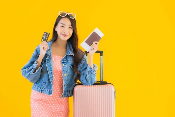 Retrato Bela Jovem Mulher Asiática Com Bagagem Saco Viagem Com — Fotografia de Stock