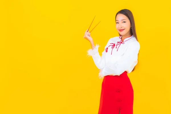 Portrait Beautiful Young Asian Woman Chopstick Ready Eat Yellow Background — Stock Photo, Image