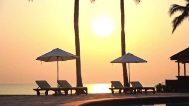 Güzel dalgalı denizin sakin görüntüleri.