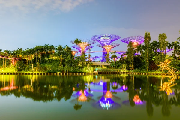 Garden by the bay — Stock Photo, Image