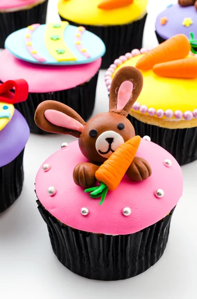 Pasqua cupcakes isolato sfondo bianco — Foto Stock