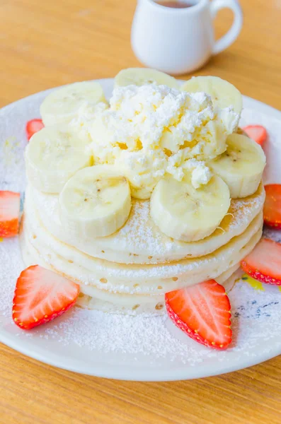 Pannkaka jordgubb banan — Stockfoto