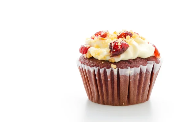 赤いカップケーキ分離ベルベット ホワイト バック グラウンド — ストック写真