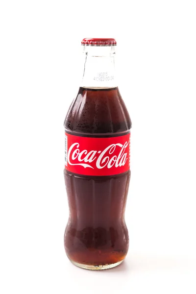 Bangkok, thailand - 6 juli 2014: coca-cola klassiska glas mi — Stockfoto