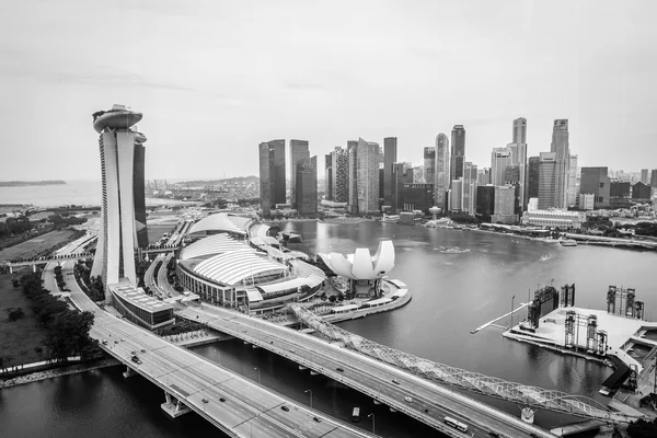 SINGAPORE - JUNHO 22: Paisagem urbana de Singapura. Skyline e m — Fotografia de Stock
