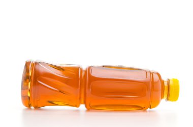 Limonlu çay izole beyaz arka plan