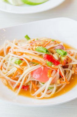 Yeşil papaya salatası