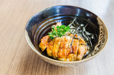 Teriyaki tavuk pirinç