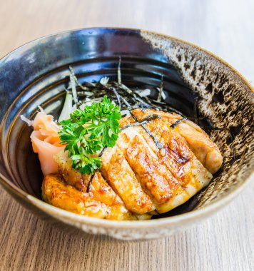 Teriyaki tavuk pirinç