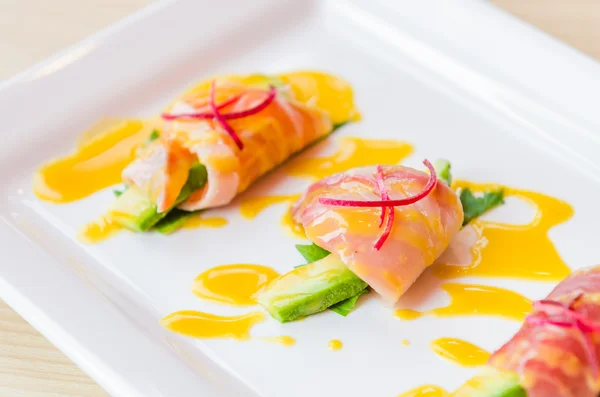 Japoński żywności sashimi awokado — Zdjęcie stockowe