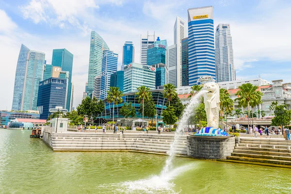 SINGAPORE - JUNHO 22, 2014: Vista de Singapura Merlion at Marina B — Fotografia de Stock