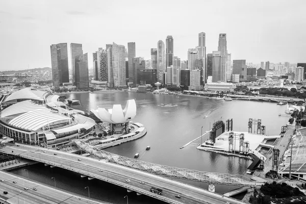 SINGAPORE - JUNHO 22: Paisagem urbana de Singapura. Skyline e m — Fotografia de Stock