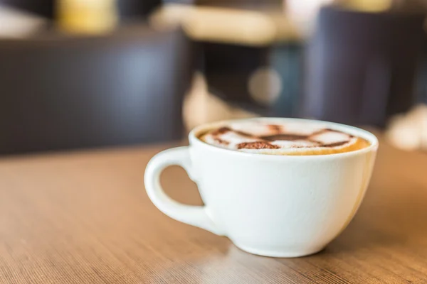 Tasse à café dans l'intérieur du café — Photo