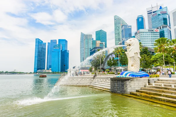 Singapore - 22. juni 2014: blick auf singapore merlion in marina b — Stockfoto