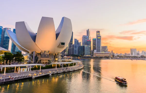 Singapore, singapore - 25 juni: skyline av singapore lyste upp — Stockfoto