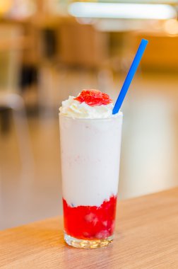 Çilekli Smoothie